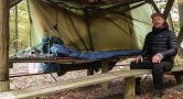 Enno Seifried in einem provisorischem Zelt