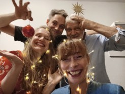 Familie Butzlaff mit Weihnachtsdeko