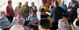 Senioren singen im neuen Seniorentreff